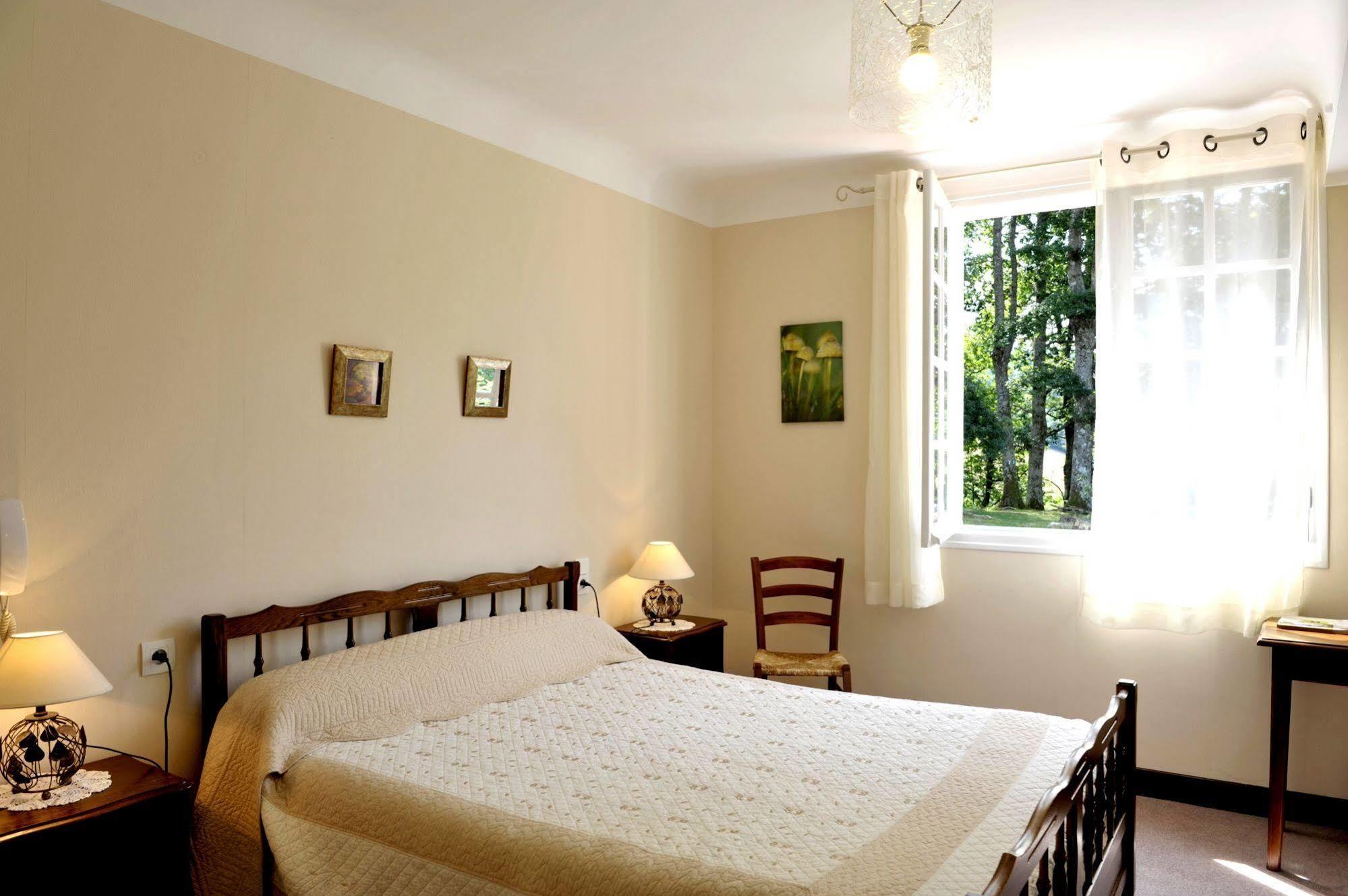 Logis Hotel St Sylvestre Aldudes ภายนอก รูปภาพ